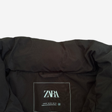 Chaqueta acolchada negra ajustable con capucha ZARA XS