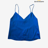 Top satinado azul marino REVOLVE SUPERDOWN S