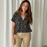 Blusa Estampada Negro y Crema Essentiel Antwerp