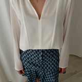 Blusa Fluida Marfil con Cuello Suave Bimani