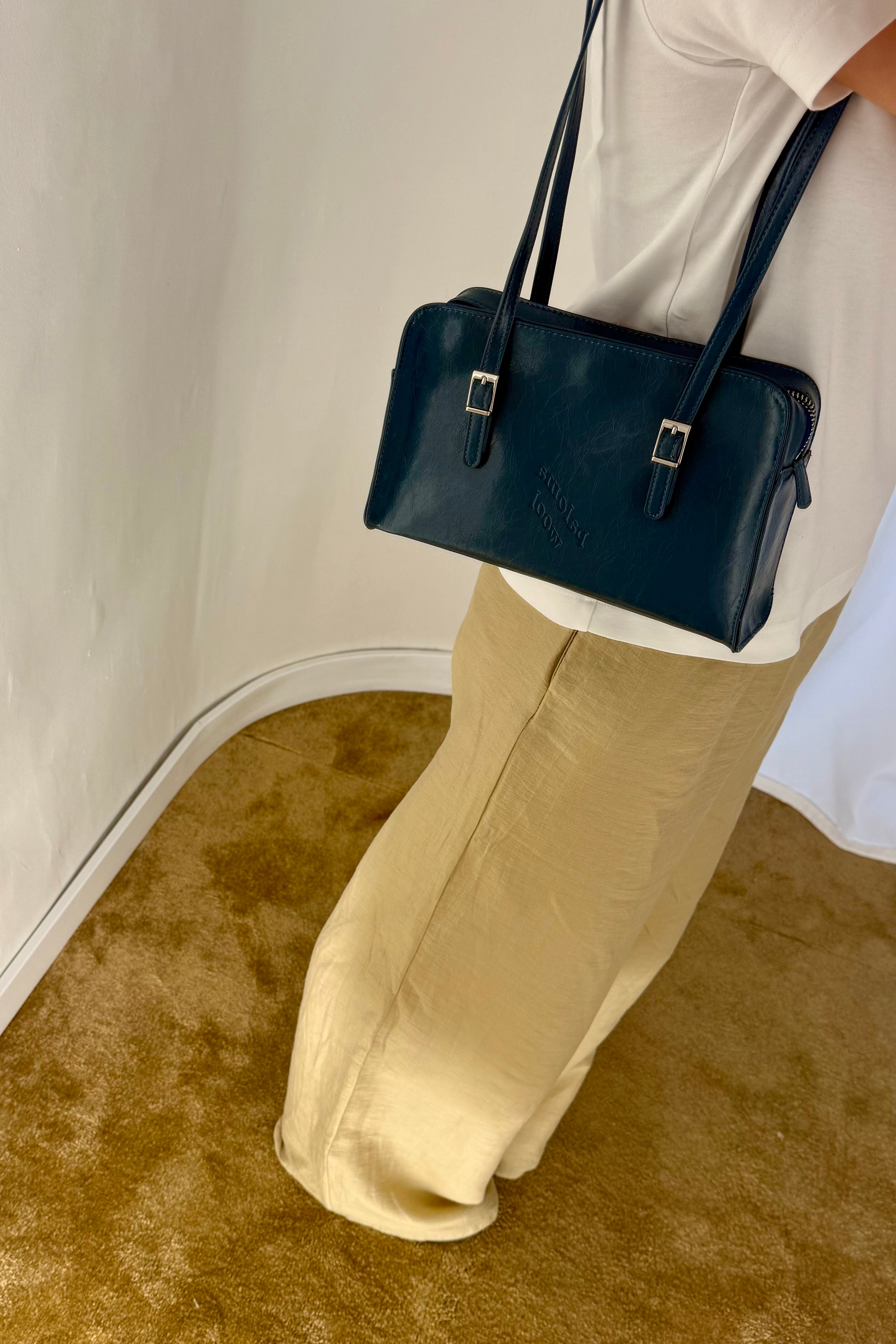 Paloma Wool Cayetano Teal Leather Shoulder Bag | Second Hand – Pasaly