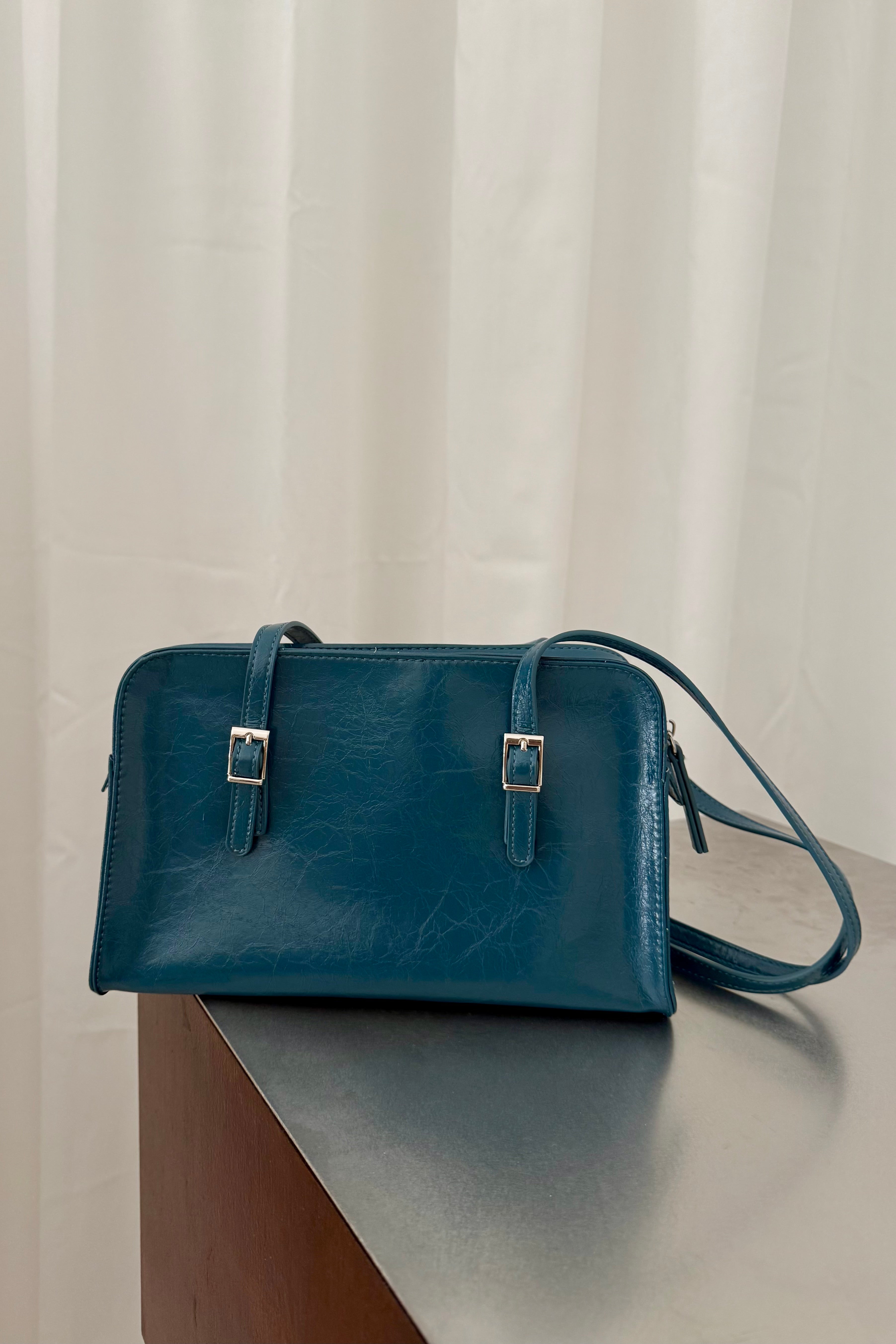 paloma wool ティール ショルダーバッグ Paloma Wool Cayetano Teal Leather Shoulder Bag | Second Hand – Pasaly