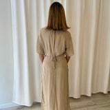 Vestido midi beige drapeado & Other Stories