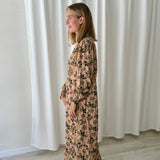 Vestido midi floral escote en V Indi & Cold