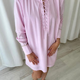 Vestido rosa con lazada SIMORRA