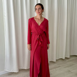 Vestido maxi cruzado de seda frambuesa By Biombo