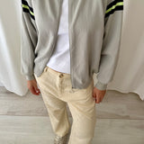 Chaqueta de Punto Gris con Cremallera y Raya Neón Skatïe Brand