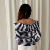 Top azul marino y blanco a rayas hombros descubiertos Coosy