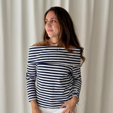 Top azul marino y blanco a rayas hombros descubiertos Coosy